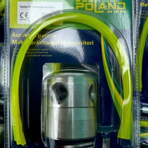 Este compatibil cu majoritatea motocositoarelor sau timmerelor. Nerecomandat pentru motocositoare electrice Se prinde cu ajutorul piulitelor angrenajului unghiular.