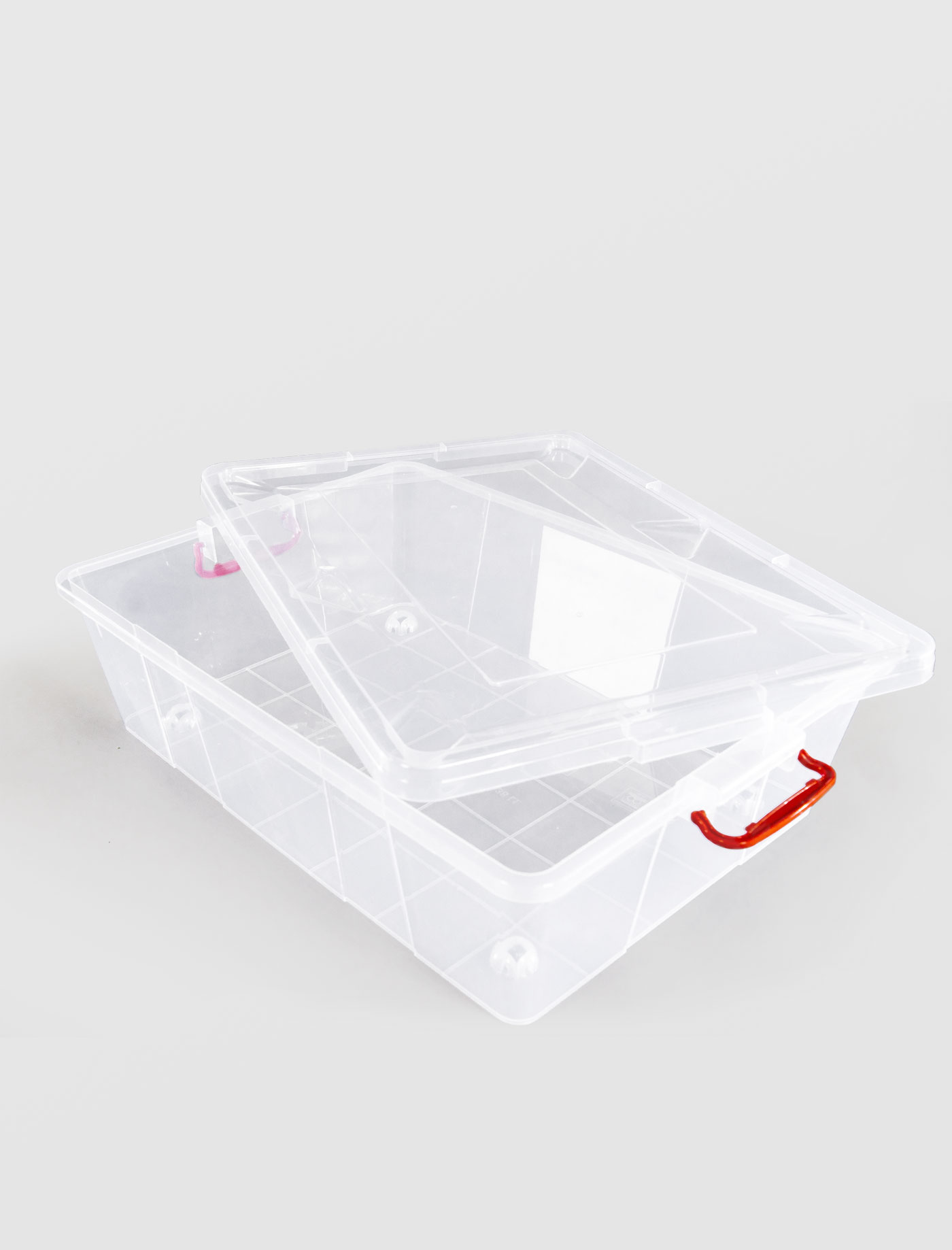 dc92dd17-8a57-4efb-ac10-3293868bf9e1 CUTIE DEPOZITARE CU ROTI 38L